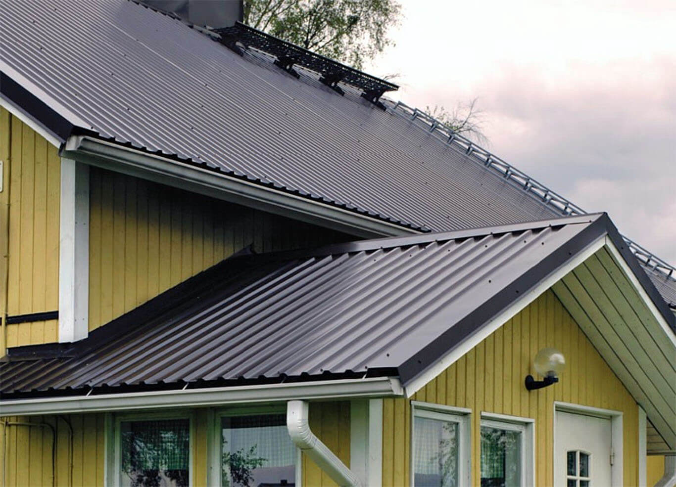 Металлический профиль для крыши Металлический профиль для крыши