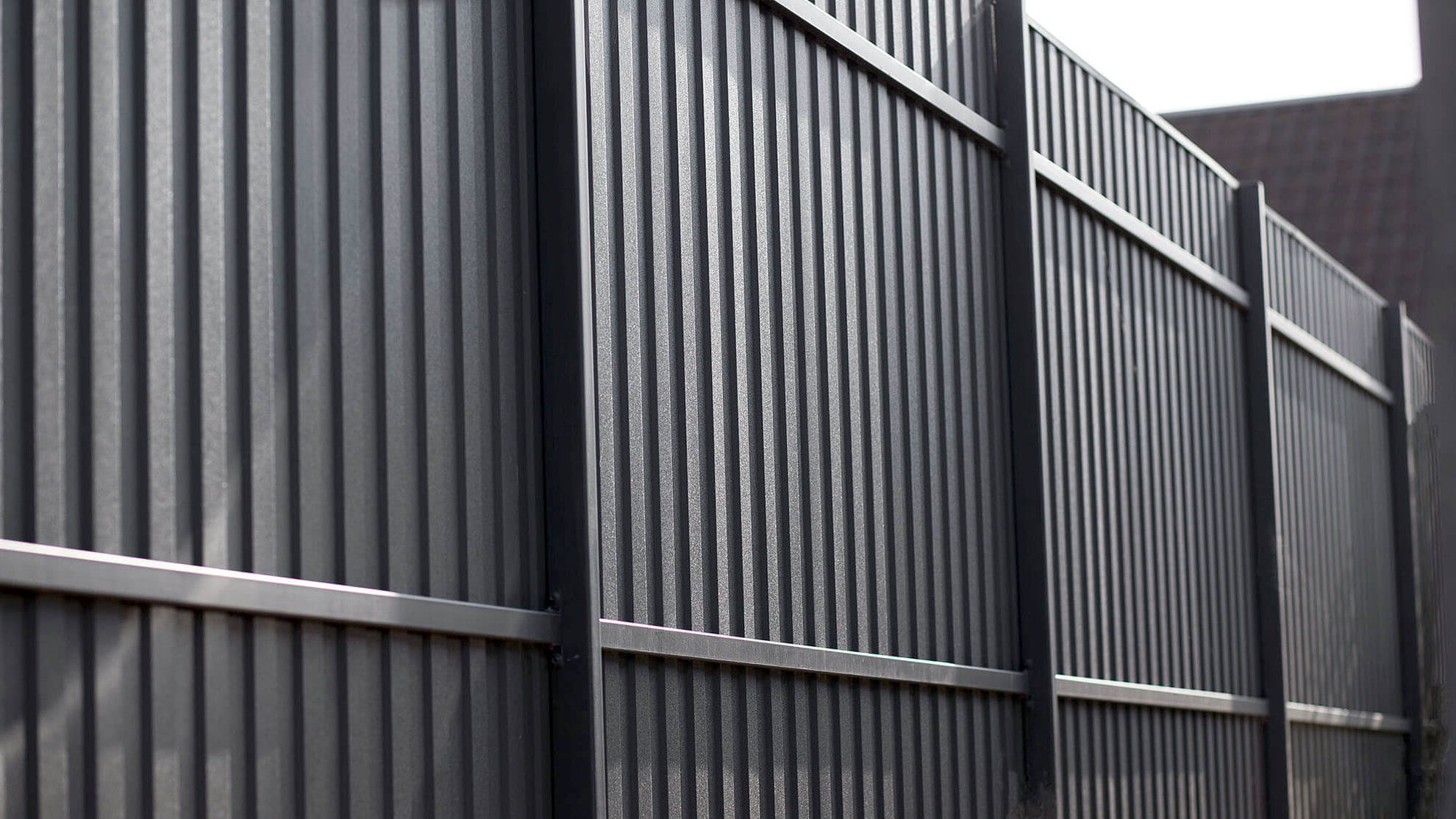 Металлический профиль для забора Металлический профиль для забора