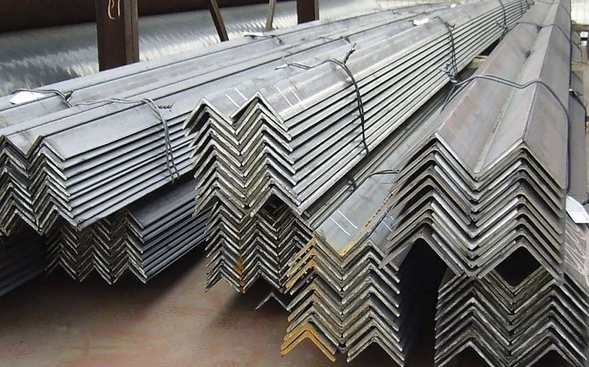 Как выбрать стальной уголок: таблицы применения, нагрузок, размеров