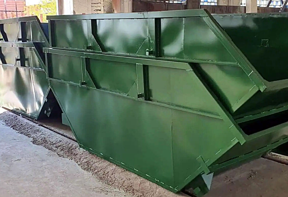 Металлические бункеры-накопители и контейнеры для сбора и транспортировки производственных отходов и строительного мусора