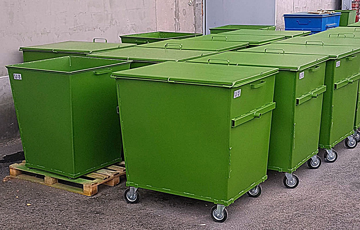 Металлические закрытые контейнеры для сбора отходов