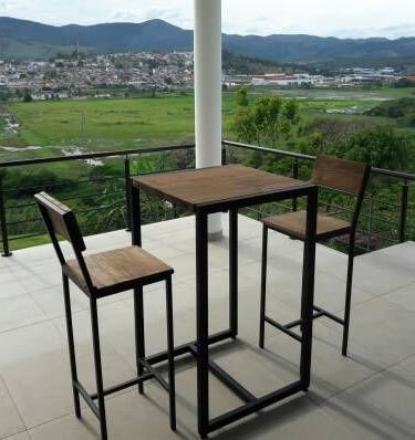 Набор: столик для кафе и 2 стула